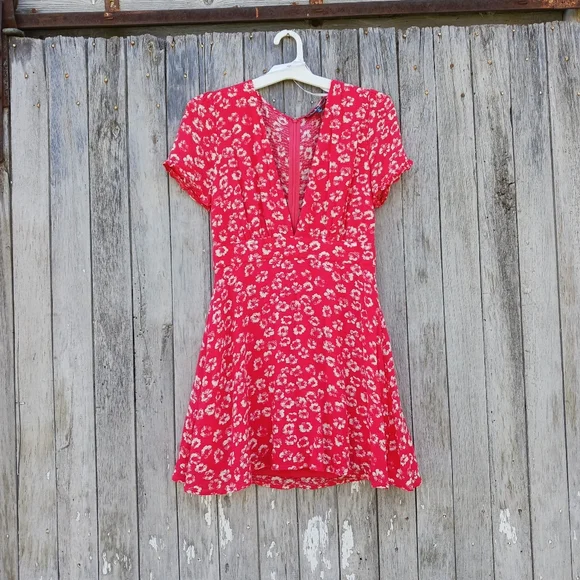 fitted lace wedding dress Ingenue Swing Dress in Vintage Red Rose Print